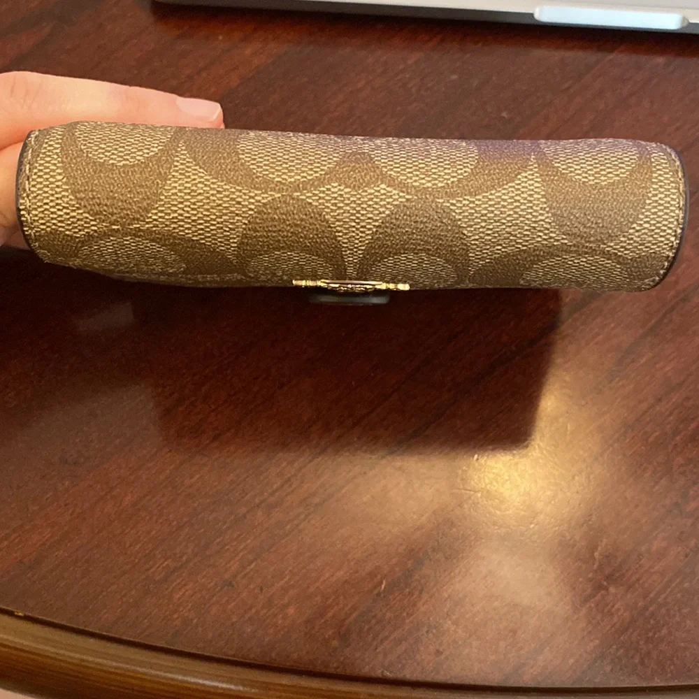 Coach medium side zip wallet - Picture 3 of 12